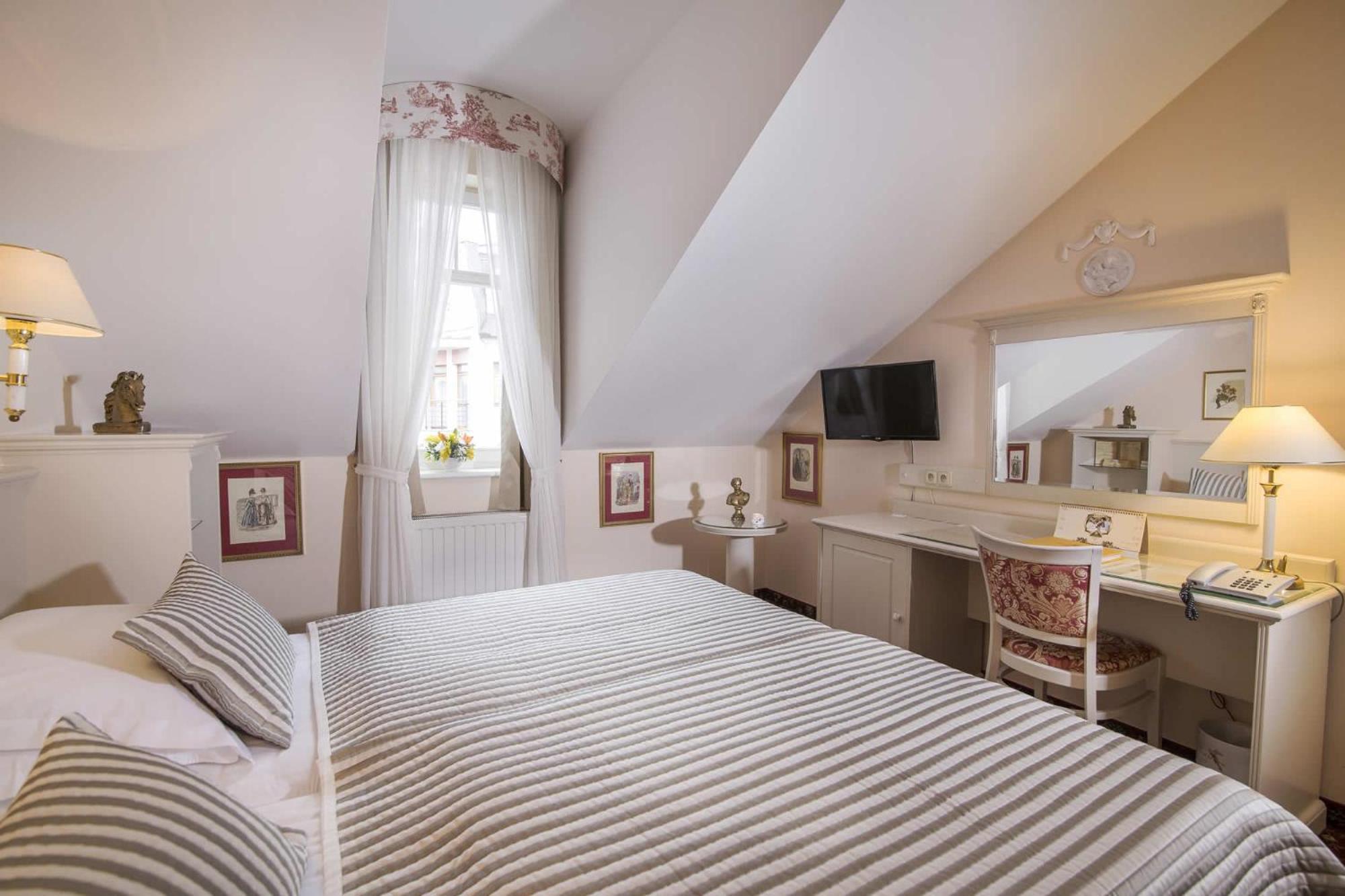 Готель Karlsbad Grande Madonna Екстер'єр фото
