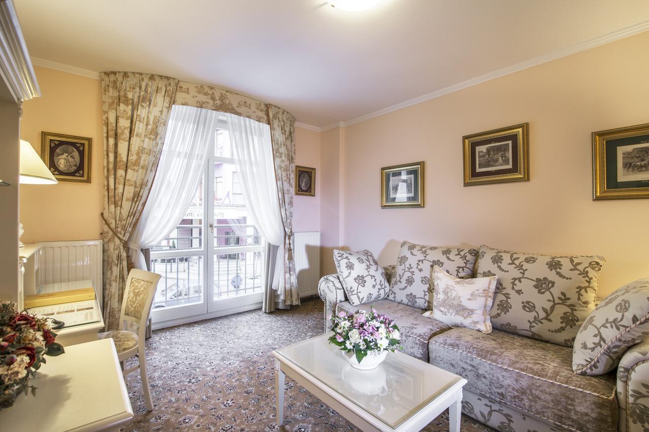 Готель Karlsbad Grande Madonna Екстер'єр фото
